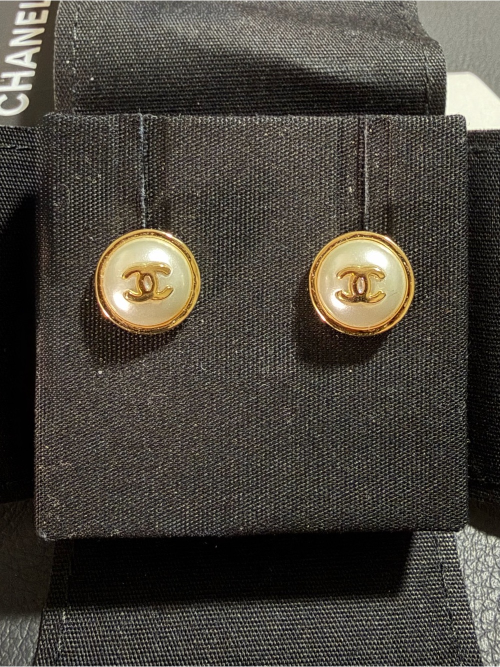 CHANEL MÉTIERS D’ART 2026 Stud Earrings NWOT